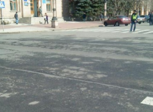 В Николаеве для Януковича помыли дороги