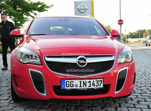Opel Insignia OPC заметили без камуфляжа