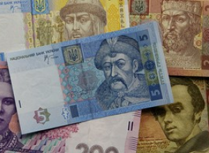 Украинские правоохранители потратили полмиллиона гривен на запчасти для десяти иномарок