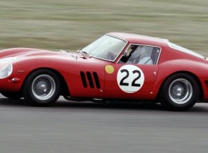 Пятидесятилетний спорткар Ferrari стал самым дорогим автомобилем в мире