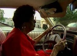 Абсолютный рекорд водительского стажа - 90 лет. Глэдис Флеймер, 104 года, США. ФОТО+видео
