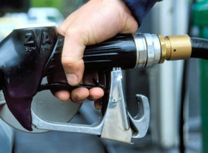 Девальвация привела к росту стоимости бензина
