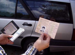 В Крыму началась замена украинских водительских удостоверений российскими