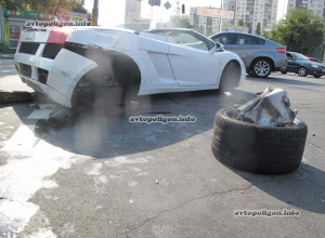 В Киеве на Урицкого разбили люксовый кабриолет - Lamborghini Gallardo Spyder