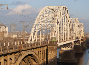 В Киеве решили построить новый мост и скоростные дороги