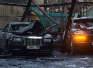 В Москве сгорели 12 суперкаров на несколько миллионов долларов (ВИДЕО)