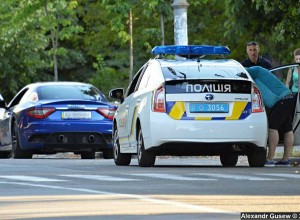 В Киеве полиция на высокой скорости перехватила Maserati: фото