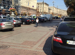 Киевские власти допускают установку ограничителей для автомобилей на Крещатике