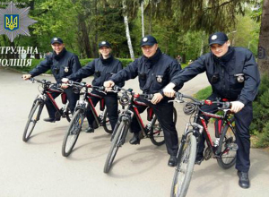 Патрульные полицейские пересядут с Toyota Prius на велосипеды
