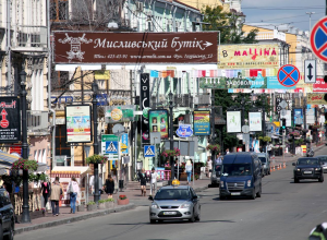 В Киеве запретят устанавливать рекламу ближе 10 метров от перекрёстков