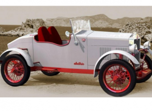 Автолюбитель переделал 90-летний автомобиль компании Loryc деталями Opel