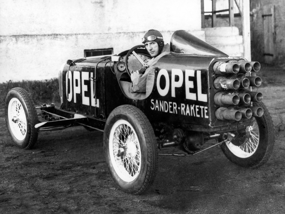 Экспериментальный рекордный Opel Rak-1 прославился во второй половине 20-х годов целым рядом громких достижений