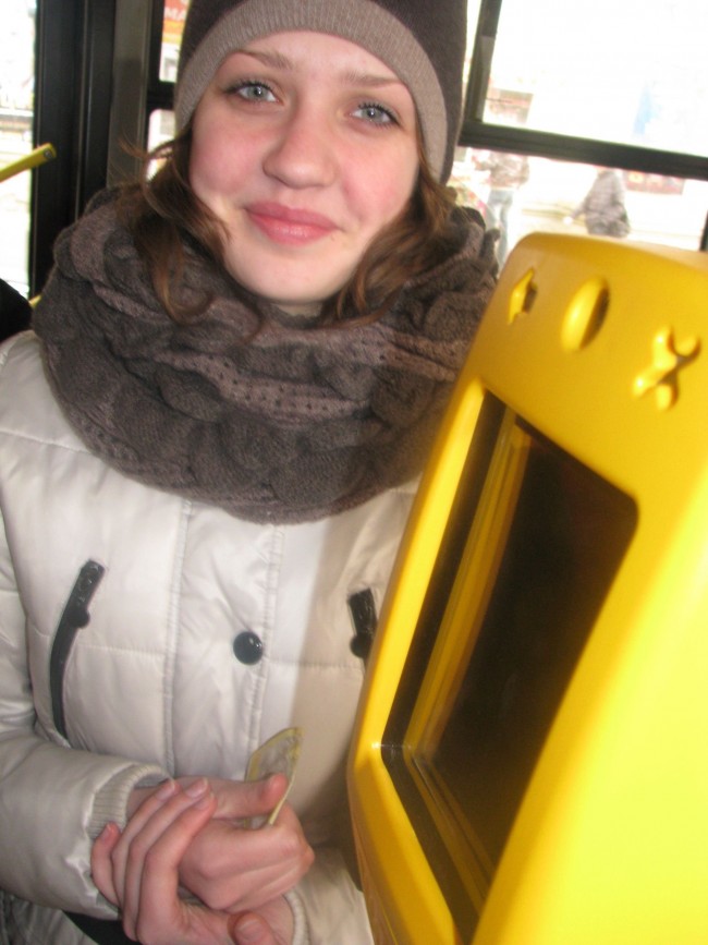 В троллейбусах Донецка появились суперкомпостеры
