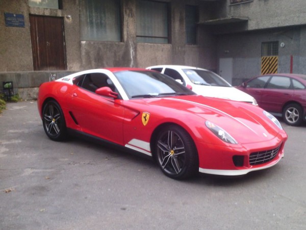 Ferrari 599 GTB 60 F1 возле общежития КПИ