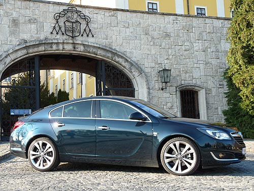 Opel_Insignia_20.jpg