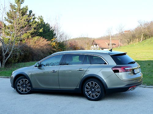 Opel_Insignia_26.jpg