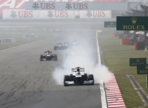 Болиды Формулы-1 с турбодвигателями станут медленнее на пять секунд