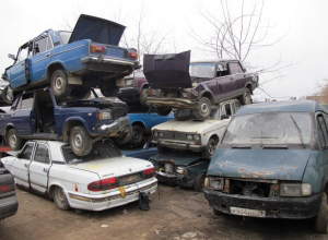 Янукович хочет давать компенсации за старые машины