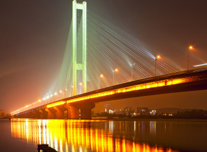 Ночью движение по Южному мосту в Киеве ограничат