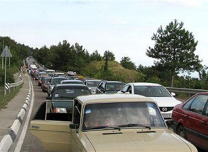 На дороге в Крым образовалась огромная пробка