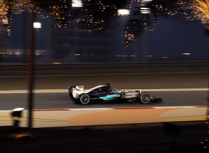 Хэмилтон и Феттель стартуют с первого ряда Гран-при Бахрейна