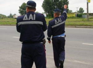 В Одессе гаишники и водители машут друг другу руками