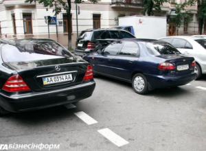 В Киеве легализовали 236 парковок