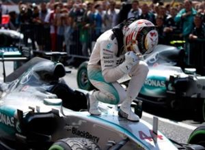 Формула-1: Хэмилтон в третий раз в карьере выиграл Гран-при Японии