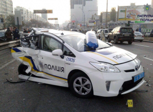 Toyota Prius спасла жизнь полицейским