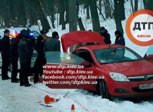В Киеве в авто обнаружен труп с огнестрельным ранением (ВИДЕО!!!)