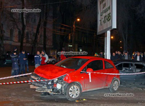 ДТП в Днепропетровске: Opel Corsa не разминулся с Opel Omega. ФОТО+видео