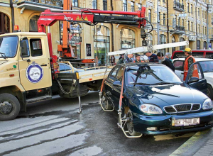 На какую сумму киевская полиция оштрафовала водителей и сколько эвакуировала авто?