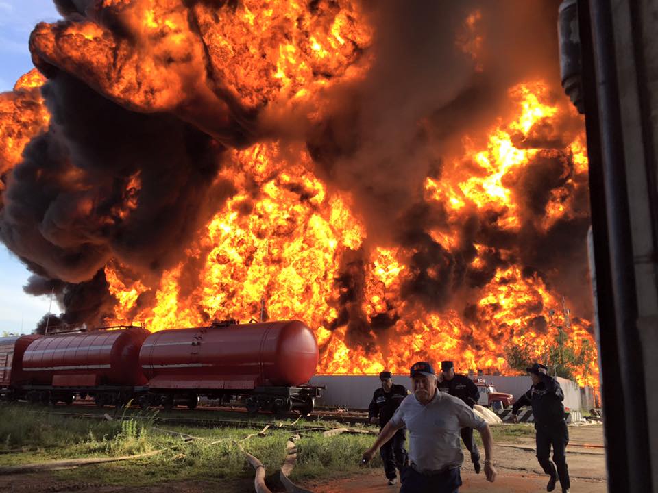 Пожар на нефтебазе «БРСМ»