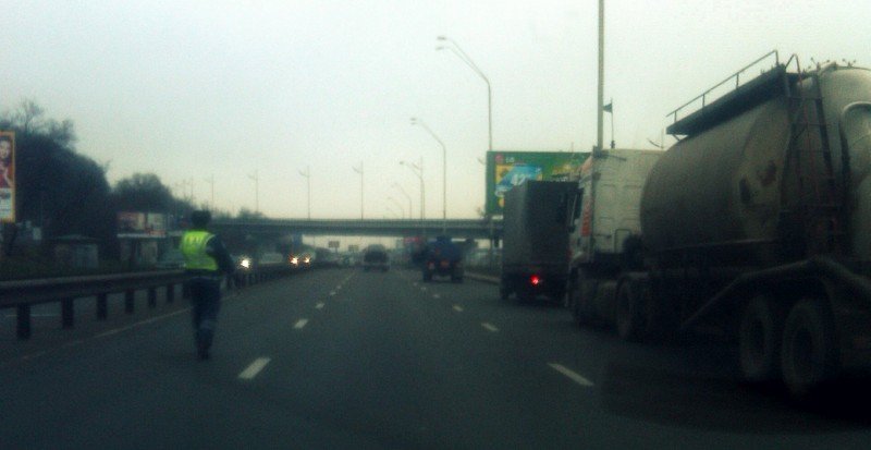 В Киеве 8-балльные пробки, Надднепрянское шоссе перекрывает ГАИ