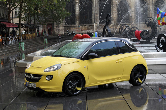 Автосалон в Париже: Opel представил хэтчбек Adam