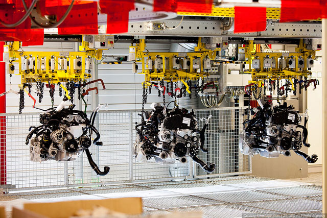 Всего на конвейер подается до 40 видов моторов. 